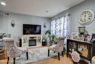 590 Beachway Ave in Keansburg, NJ - Building Photo - Building Photo