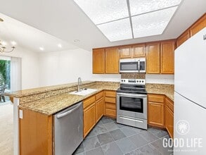 4140 Caminito Davila in San Diego, CA - Building Photo - Building Photo