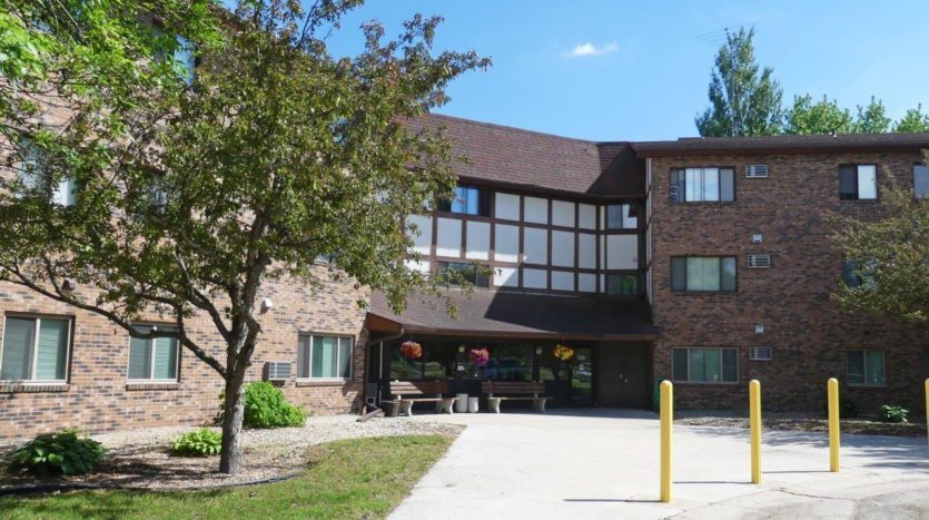 Yorkshire Apartments in Brookings, SD - Foto de edificio