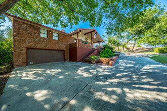 1267 E Common St in New Braunfels, TX - Building Photo - Building Photo
