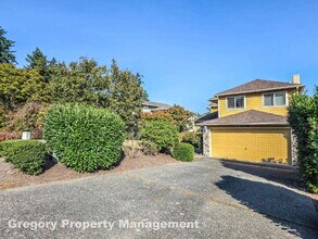 12026 89th Pl NE in Kirkland, WA - Building Photo - Building Photo