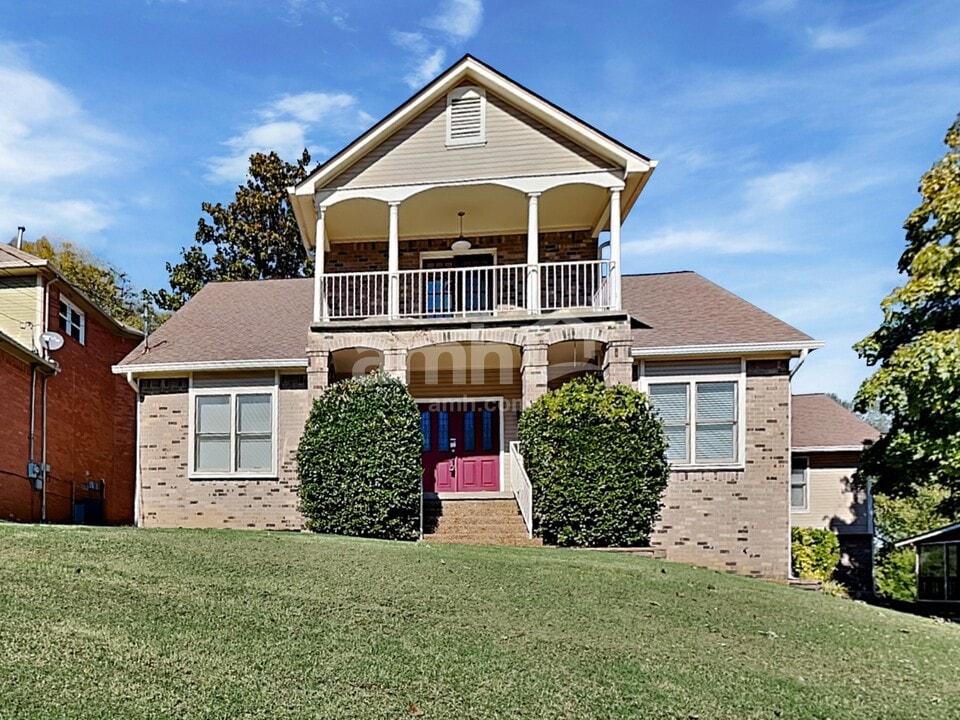 7012 Poplar Creek Trce in Nashville, TN - Foto de edificio