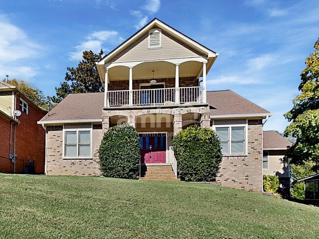7012 Poplar Creek Trce