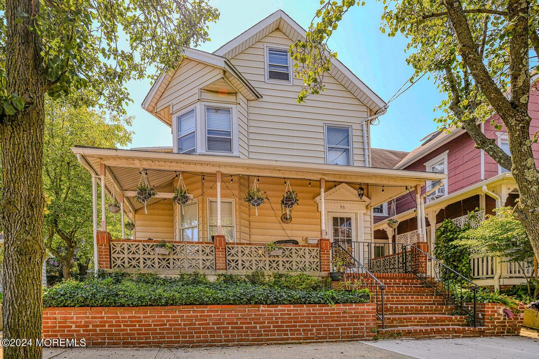 96 Cookman Ave in Ocean Grove, NJ - Building Photo