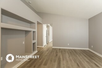 8619 W College Dr in Phoenix, AZ - Foto de edificio - Building Photo