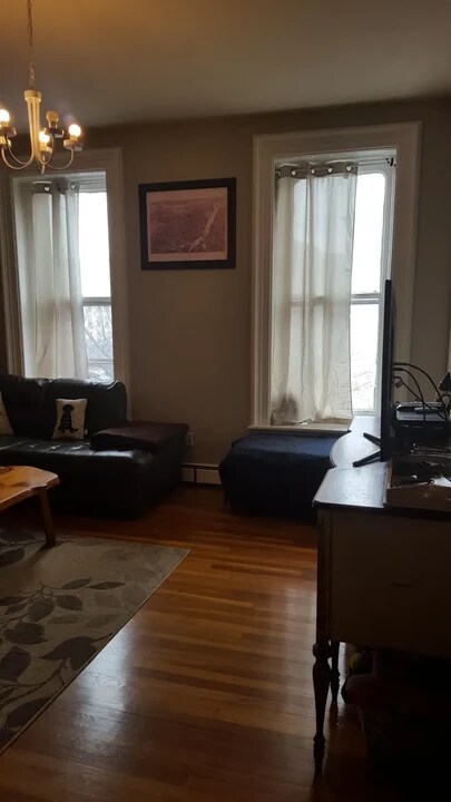 108 3rd St in Troy, NY - Foto de edificio