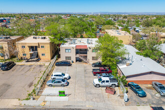 121 General Arnold St in Albuquerque, NM - Building Photo - Building Photo