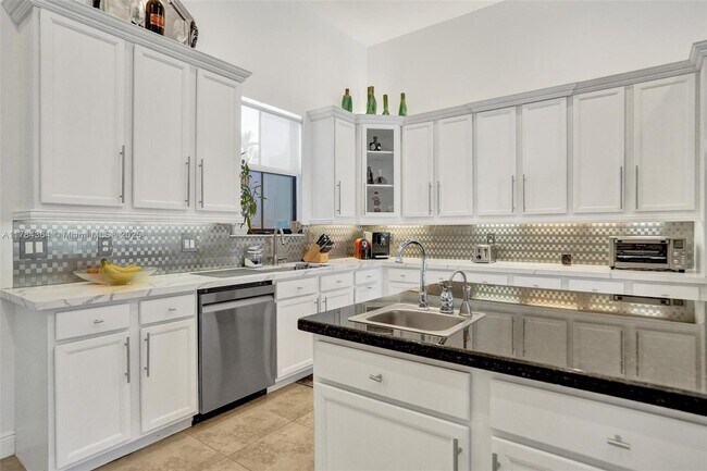 4455 Parkside Rd in Davie, FL - Building Photo - Building Photo
