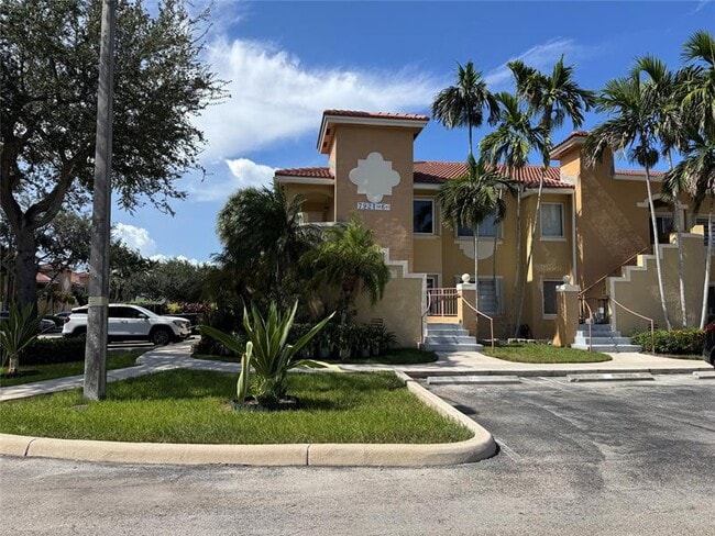7921 NW 6th St in Pembroke Pines, FL - Building Photo - Building Photo