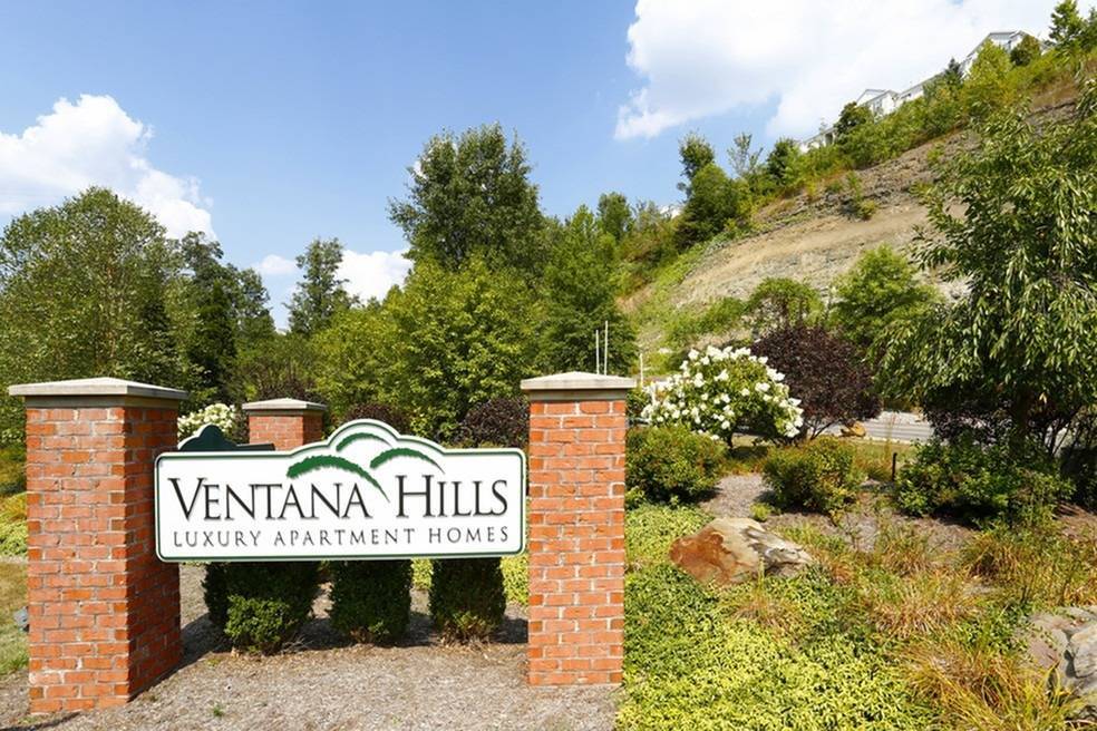 Ventana Hills in Coraopolis, PA - Building Photo