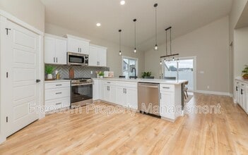 2125 Oxon St in Caldwell, ID - Building Photo - Building Photo