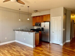 606 W Wisconsin Ave, Unit 307 in Milwaukee, WI - Building Photo - Building Photo