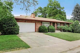 6741 E La Salle Pl in Denver, CO - Foto de edificio - Building Photo