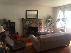 219 Azalea Dr in Charlottesville, VA - Building Photo - Building Photo
