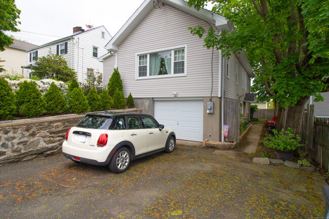 65 Myano Ln in Stamford, CT - Building Photo - Building Photo