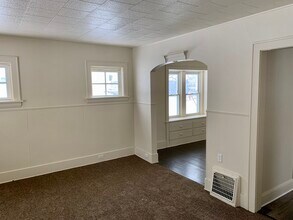 1221 Girard St in Akron, OH - Foto de edificio - Building Photo