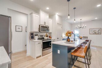 2217 Forest Hill Ln in Granbury, TX - Building Photo - Building Photo