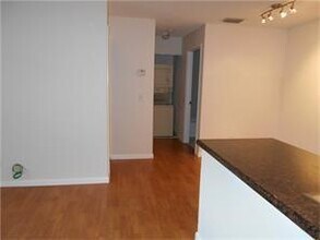 767 NW 104th Ave, Unit 203 in Pembroke Pines, FL - Foto de edificio - Building Photo