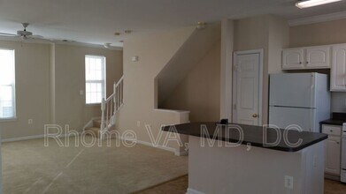 21792 Dragons Green Square in Ashburn, VA - Building Photo - Building Photo