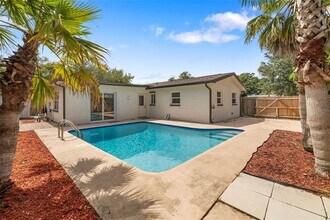 5384 56th Ave N in St. Petersburg, FL - Building Photo - Building Photo