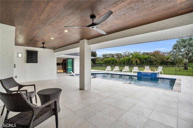 1919 Countess Ct in Naples, FL - Building Photo - Building Photo