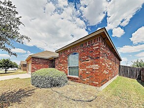 296 Edison Ln in Crowley, TX - Foto de edificio - Building Photo