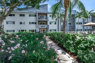 2500 Boca on Federal in Boca Raton, FL - Foto de edificio - Building Photo