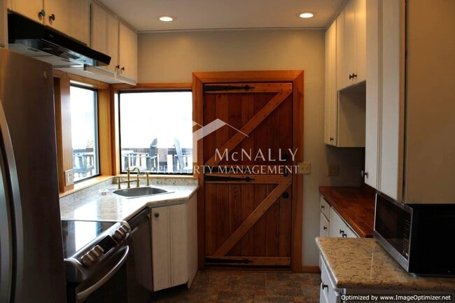 11324 Vipond Dr NW in Gig Harbor, WA - Building Photo - Building Photo