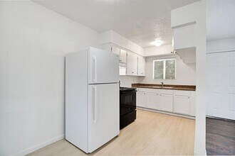 1409 E Cambridge Ave in Fresno, CA - Building Photo - Building Photo