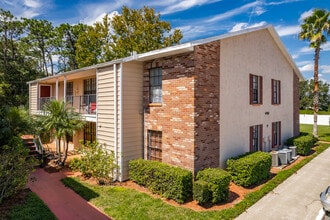 Glendale Villas Condominiums in Land O Lakes, FL - Building Photo - Building Photo