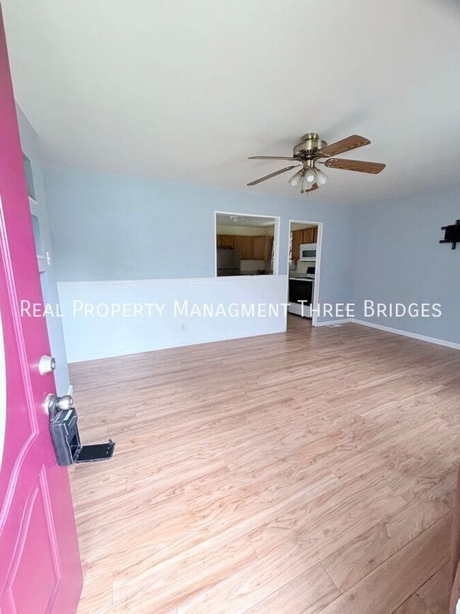 property at 1725 Fernbrook Dr