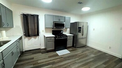 1115 Casa Dr in Mesquite, TX - Building Photo - Building Photo
