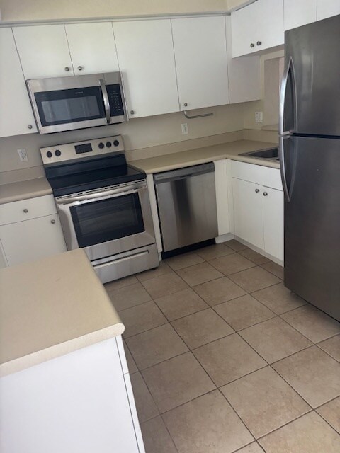 8326 Bernwood Cove Loop, Unit 901 in Ft. Myers, FL - Foto de edificio