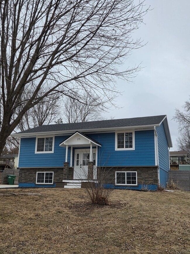 property at 215 Knoll Dr