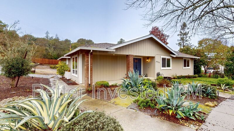 2772 Canterbury Dr in Santa Rosa, CA - Building Photo