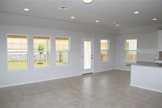 208 Shugart St in San Marcos, TX - Building Photo - Building Photo