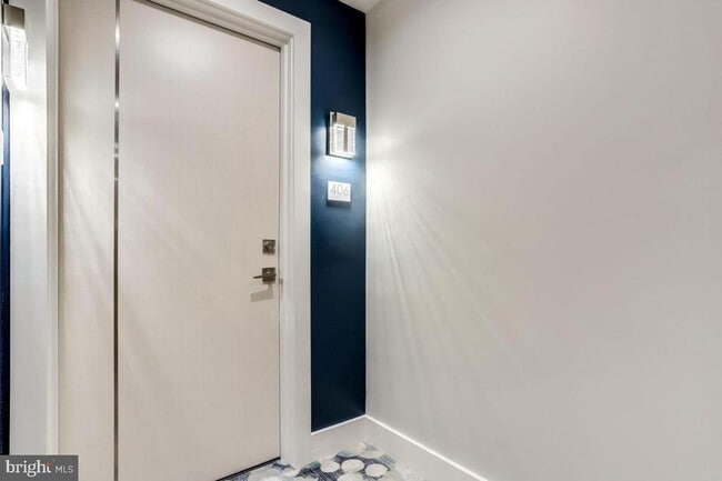 88 V St SW in Washington, DC - Building Photo - Building Photo