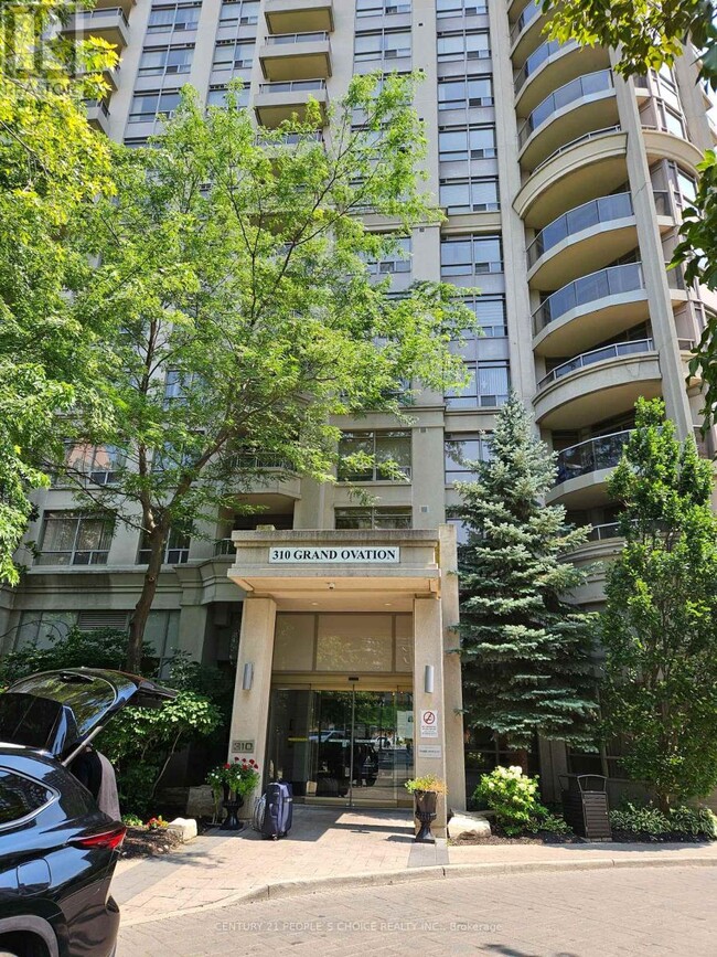 property at 310-310 Burnhamthorpe Rd W