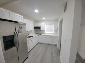 3090 NW 46th Ave in Lauderdale Lakes, FL - Building Photo - Building Photo