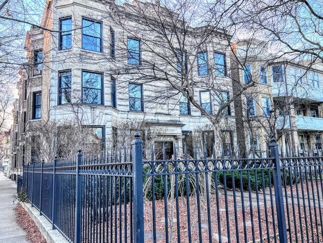 property at 3212 W Altgeld St