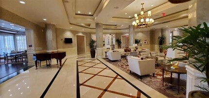 16102 Emerald Estates Dr in Weston, FL - Building Photo - Building Photo