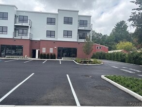 1391 Main St in Walpole, MA - Foto de edificio - Building Photo