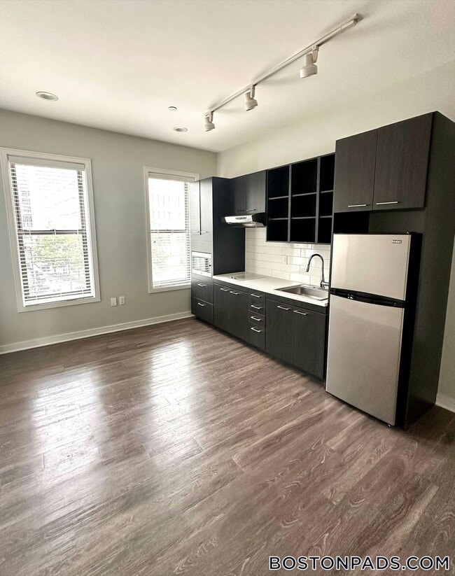 82 Franklin St, Unit 305 in Worcester, MA - Foto de edificio - Building Photo