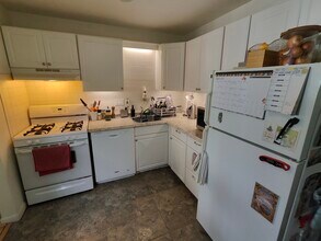 180 Mountain Ave, Unit Unit 14 in Malden, MA - Building Photo - Building Photo