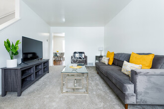 Arbor One Apartments in Ypsilanti, MI - Building Photo - Interior Photo