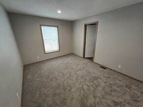 118 Lynn Ln in Mankato, MN - Building Photo - Building Photo