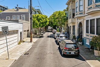 236-246 Laussat St in San Francisco, CA - Building Photo - Building Photo