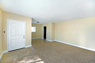 1801-1721 Linden Ave in Las Vegas, NV - Building Photo - Interior Photo