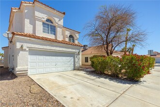 2802 Yorkshire Ave in Henderson, NV - Building Photo - Building Photo