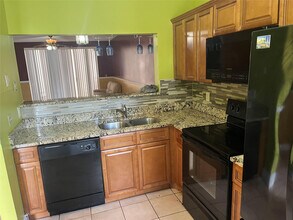 2333 SW 82nd Way in North Lauderdale, FL - Building Photo - Building Photo